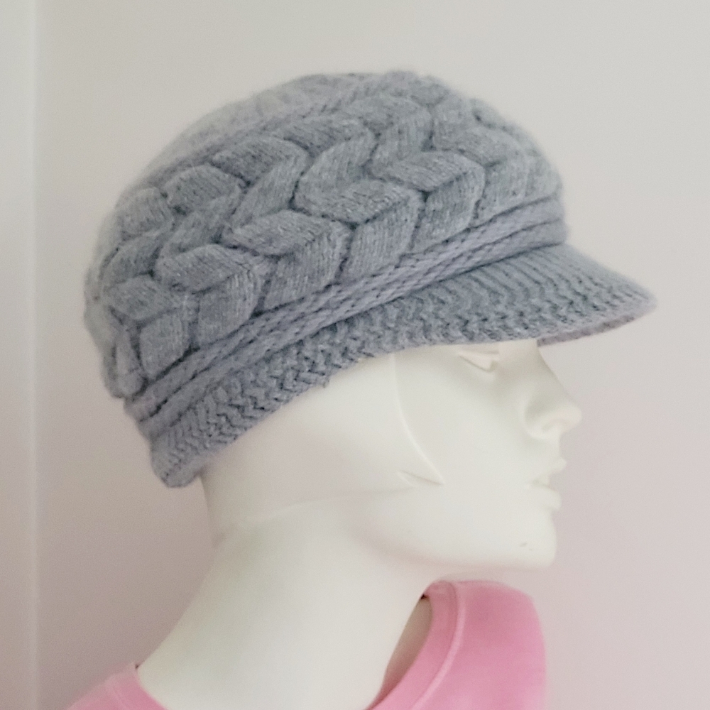 Newsboy Cap Chunky Chevron Knit & Faux Fur Lined Light Grey Cap Women's